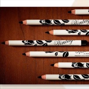 Vintage Smokey Eye Pencil